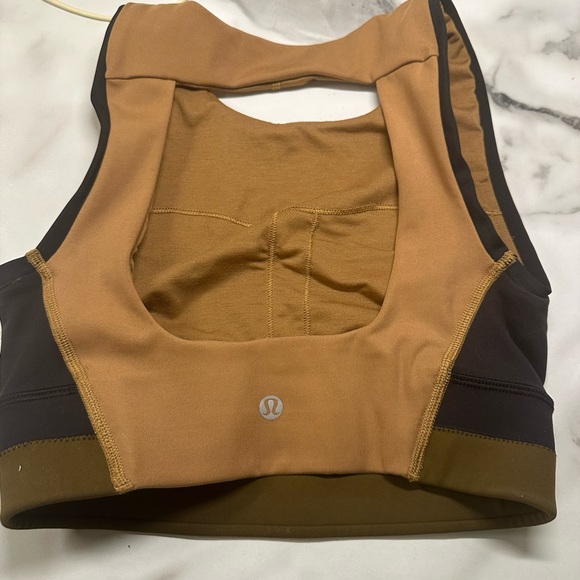 Lululemon High-Neck Square-Back Train Bra Bold Beige/Black/Deep Artifact Size 4 - Picture 3 of 3